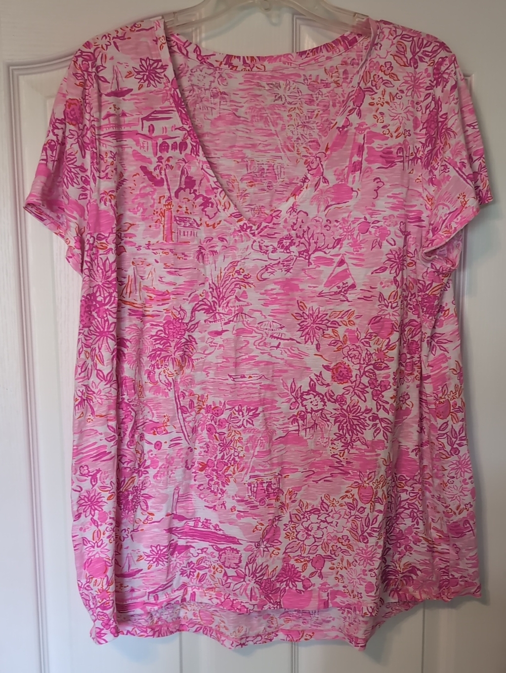 Lilly Pulitzer XXL Pink Floral V-Neck Short Sleeve Shirt